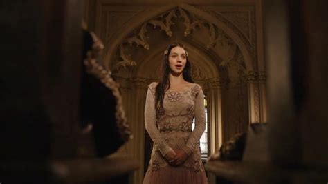 reign s01e01|Iba pa.